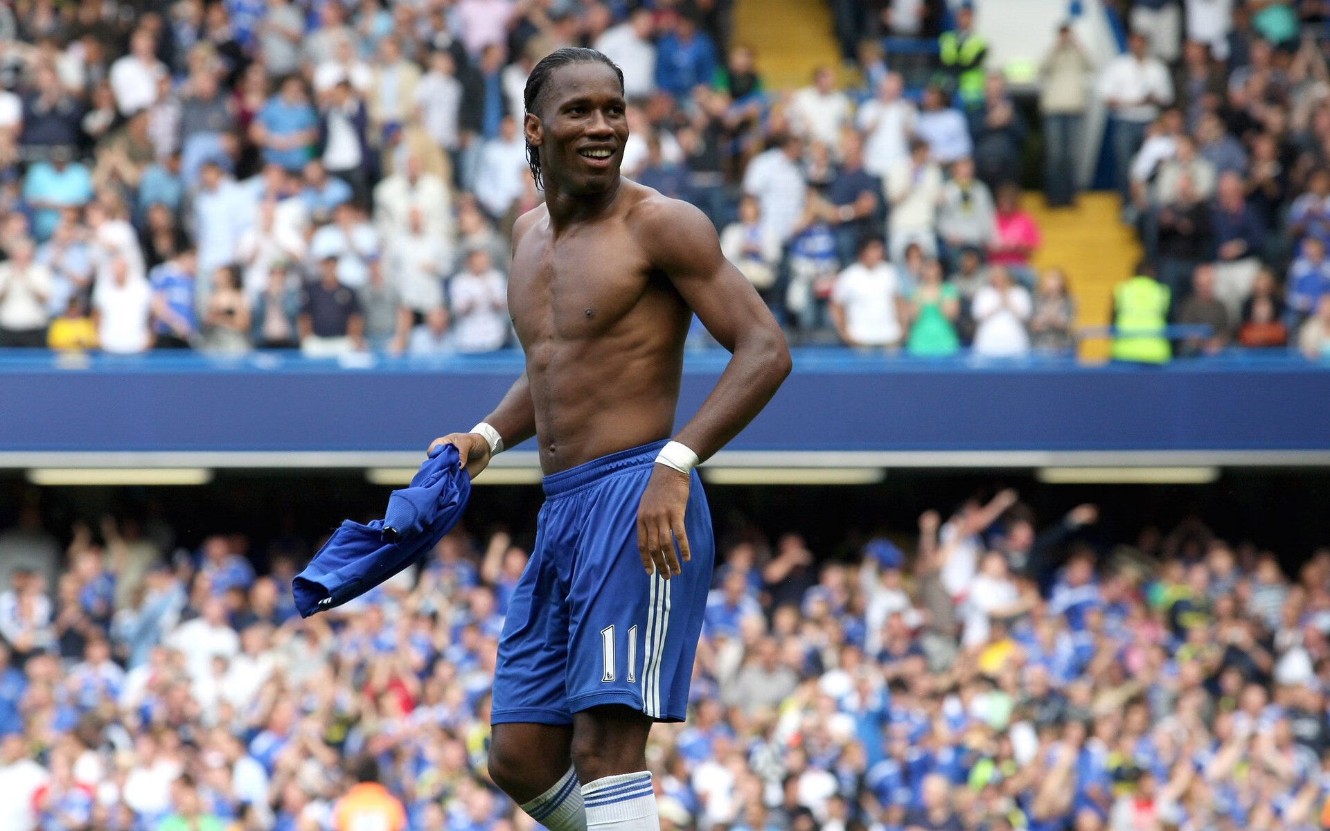 消防员负重登楼比赛 全国总决赛在广州上演 “最美逆行者”赛出硬实力